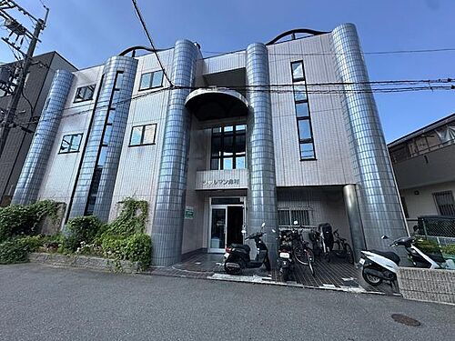 シャルマン津村