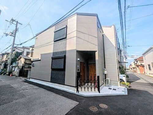 大阪府吹田市日の出町  2階建