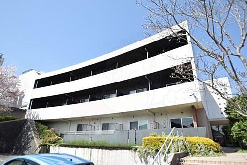 大阪府茨木市南春日丘５丁目 3階建 築17年