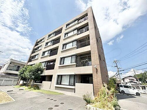 大阪府茨木市上郡２丁目 築8年9ヶ月 5階建