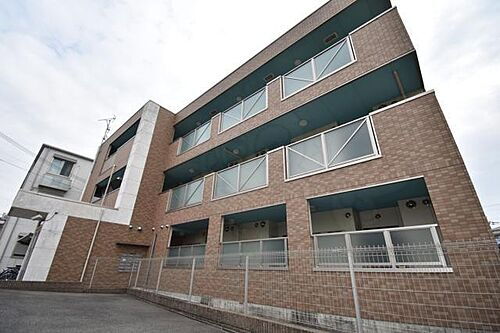 大阪府堺市北区東浅香山町１丁 築15年3ヶ月 3階建