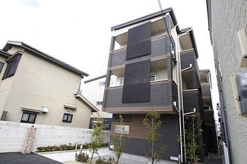 大阪府堺市堺区西湊町３丁 築5年9ヶ月 3階建