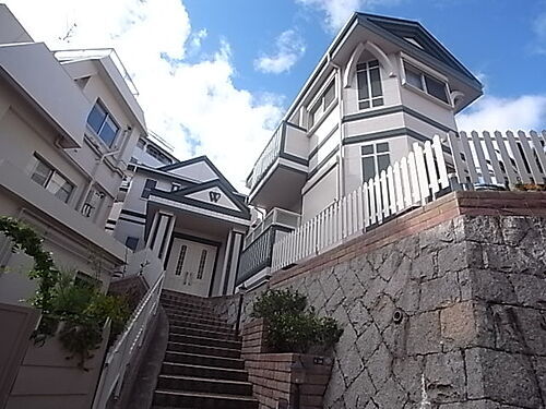 兵庫県神戸市中央区山本通２丁目 築23年10ヶ月 2階建