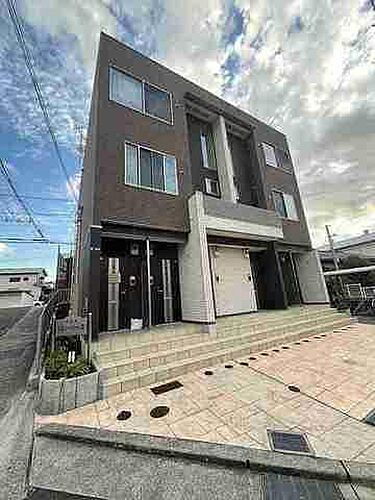 大阪府和泉市箕形町５丁目 3階建 築11年10ヶ月