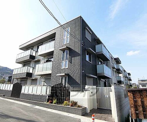 京都府乙訓郡大山崎町字円明寺小字横林 3階建 築4年12ヶ月