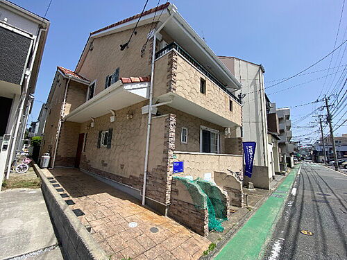 福岡県福岡市東区名島２丁目 2階建