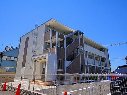奈良県奈良市杏町 3階建 築8年6ヶ月
