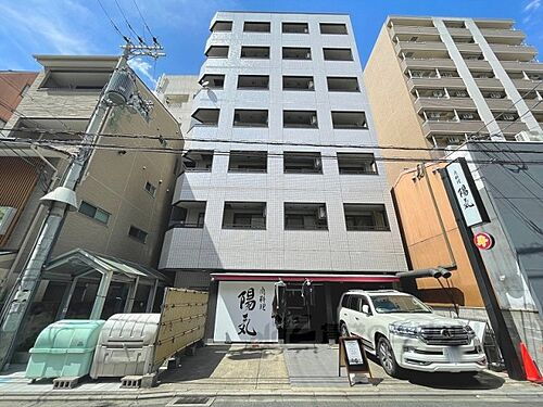 京都府京都市中京区錦小路通室町東入占出山町 7階建