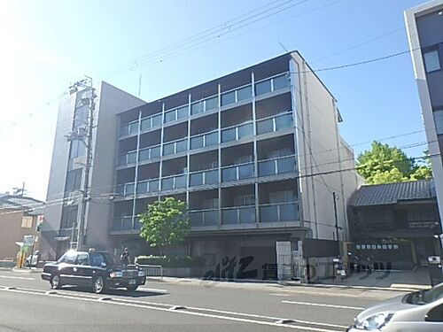 京都府京都市中京区丸太町通室町東入常真横町 地上5階地下1階建