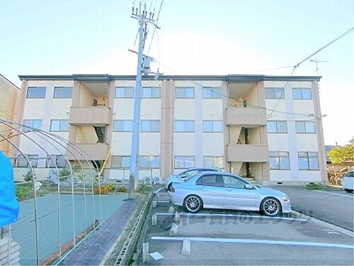 滋賀県大津市一里山４丁目 築37年9ヶ月 3階建