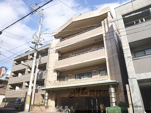 京都府京都市中京区東洞院通竹屋町上る三本木町 4階建