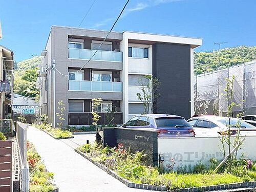 滋賀県野洲市小篠原 築3年11ヶ月 3階建