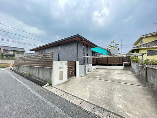 白鳳町２丁目貸家