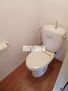 トラッド・シマダ 広く開放感のあるトイレです。