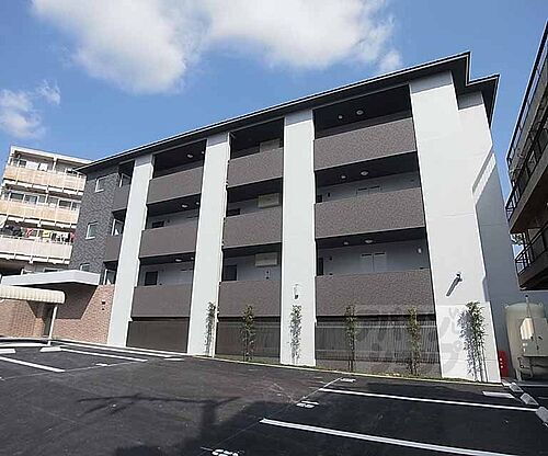 京都府京都市北区大北山原谷乾町 地上3階地下1階建 築10年4ヶ月