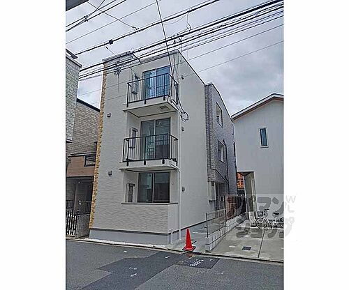 京都府京都市伏見区深草ヲカヤ町 3階建 