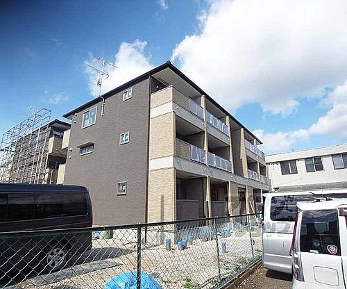 京都府京都市伏見区下鳥羽南柳長町 築7年9ヶ月 3階建