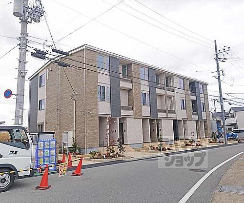 京都府京都市伏見区羽束師鴨川町 築1年11ヶ月 3階建