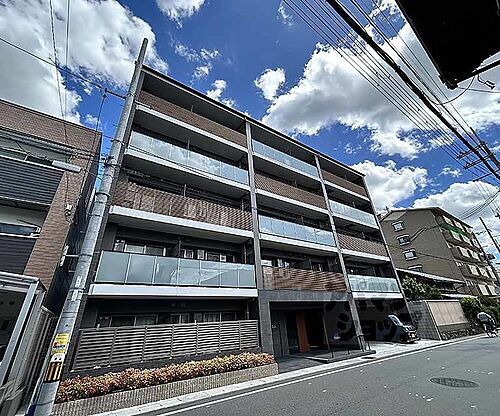 京都府京都市右京区嵯峨中通町 築1年9ヶ月 5階建