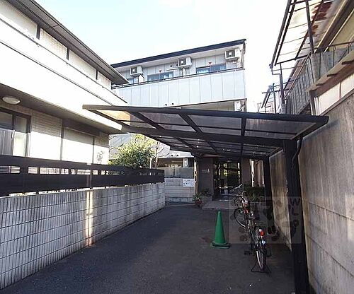 京都府京都市中京区西ノ京馬代町 3階建