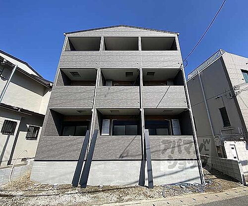 京都府京都市右京区太秦一ノ井町 3階建 