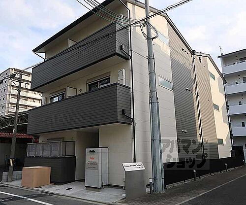 京都府京都市下京区西七条東八反田町 3階建 