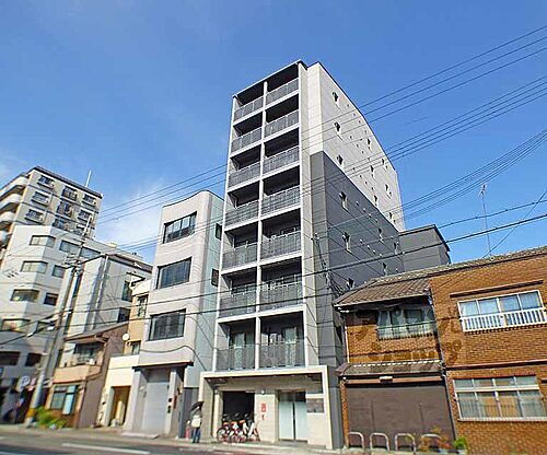 京都府京都市中京区聚楽廻南町 8階建