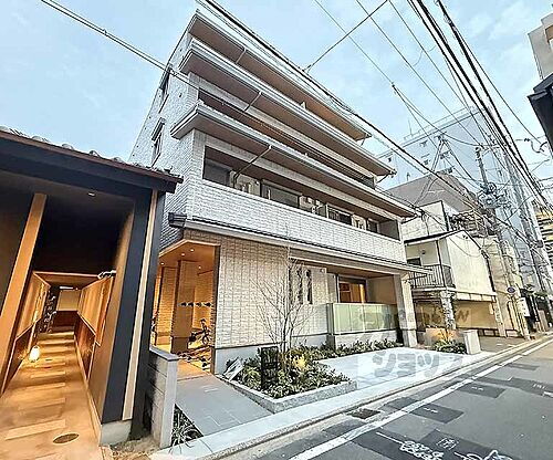 京都府京都市中京区新シ町通錦小路下る藤岡町 4階建 