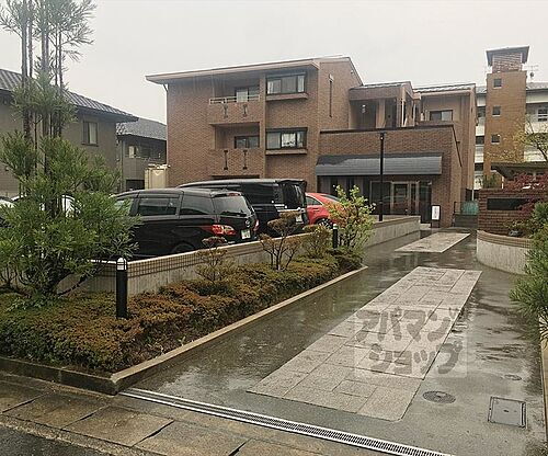 京都府京都市北区上賀茂岩ケ垣内町 3階建 築25年7ヶ月