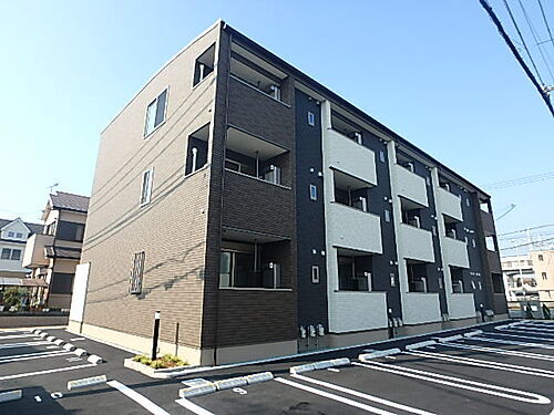 兵庫県加古川市別府町新野辺北町１丁目 3階建