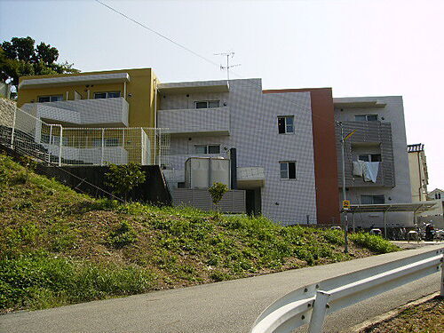 兵庫県三木市緑が丘町本町１丁目 3階建 築20年9ヶ月