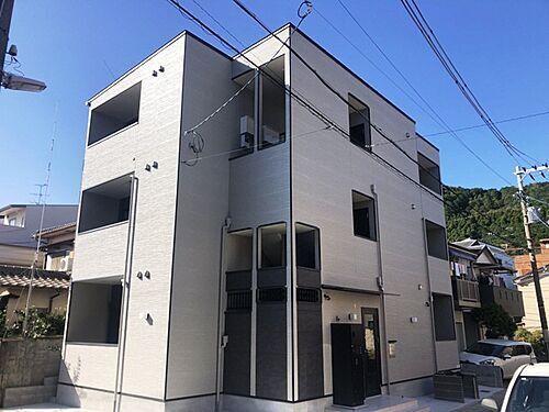 京都府京都市山科区四ノ宮川原町  3階建