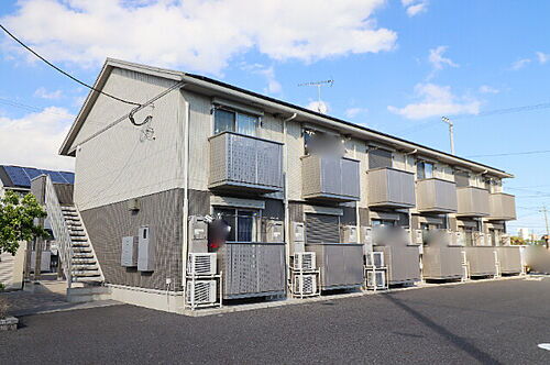 栃木県小山市城西１丁目 2階建