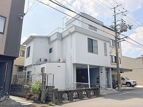 京都府京都市右京区龍安寺西ノ川町 地上3階地下1階建 築49年2ヶ月