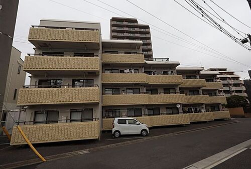 ブルジョン８ 4階建
