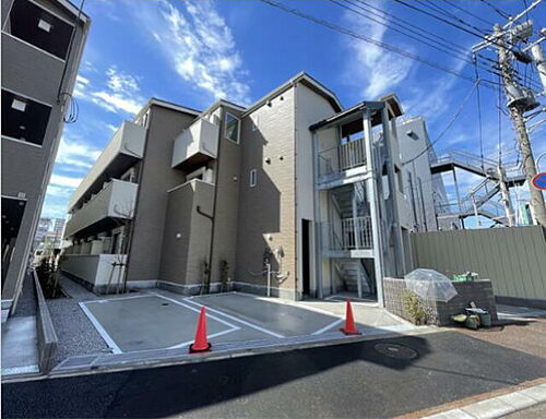 ラビエール戸田新曽Ａ 3階建