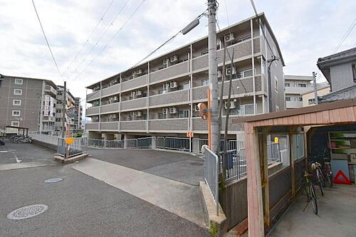 滋賀県草津市野路東４丁目 築23年9ヶ月 4階建