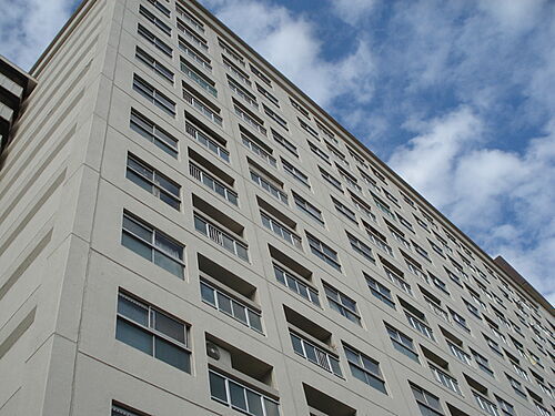 兵庫県神戸市兵庫区菊水町１０丁目 15階建 築51年8ヶ月