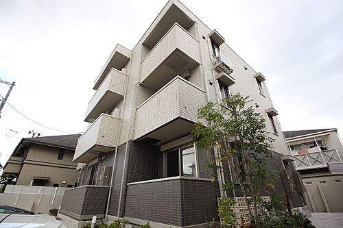 兵庫県西宮市松原町 築8年9ヶ月 3階建