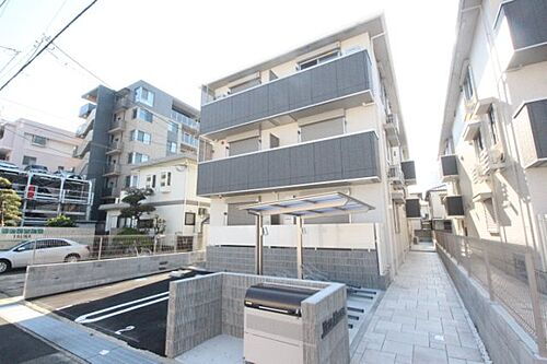 兵庫県西宮市常磐町 3階建 築1年1ヶ月