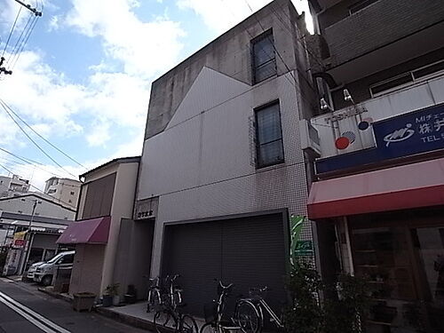 兵庫県神戸市兵庫区水木通３丁目 築40年10ヶ月 3階建