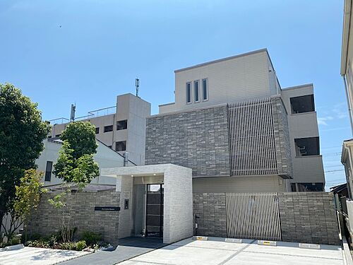 兵庫県神戸市東灘区岡本８丁目 築5年6ヶ月 3階建