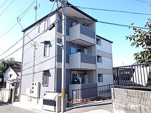兵庫県伊丹市清水４丁目 築7年4ヶ月 3階建