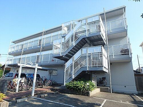 兵庫県川西市南花屋敷３丁目 築32年9ヶ月 3階建
