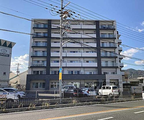 京都府亀岡市大井町並河３丁目 築3年9ヶ月 6階建