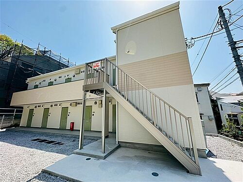 神奈川県横浜市金沢区富岡東３丁目 2階建 