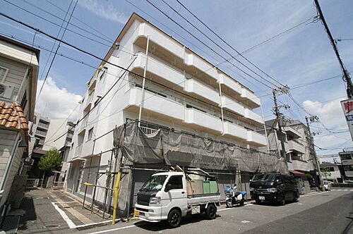 兵庫県神戸市兵庫区荒田町３丁目 築52年6ヶ月 5階建