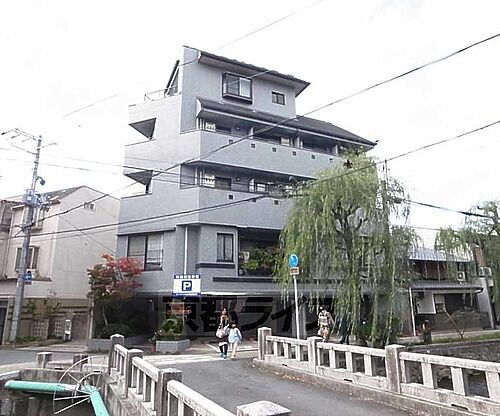 京都府京都市東山区唐戸鼻町 築32年12ヶ月 4階建