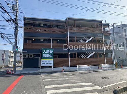 岡山県岡山市北区津島東１丁目 3階建