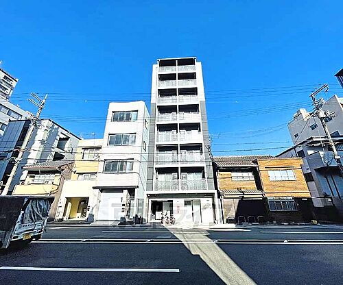 京都府京都市中京区聚楽廻南町 8階建